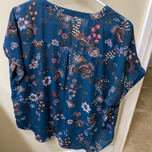 Maurice’s short sleeve blouse - Picture 4 of 5